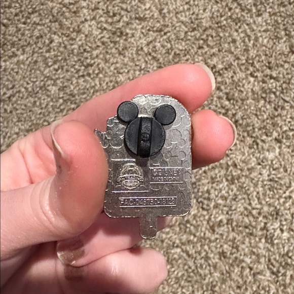 Tinkerbell From Peter Pan Ice Cream Bar Disney Pin - Picture 2 of 2